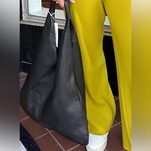 Jijou Capri~ Italian Pebbled Leather Cloud Hobo- NWOT